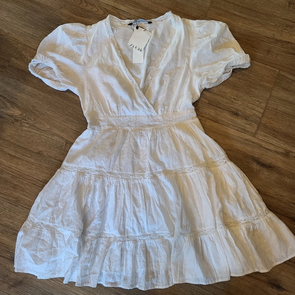 ZARA WHITE COTTON DRESS WITH EMBROIDERED LACE TRIMS SIZE small - Picture 5 of 8